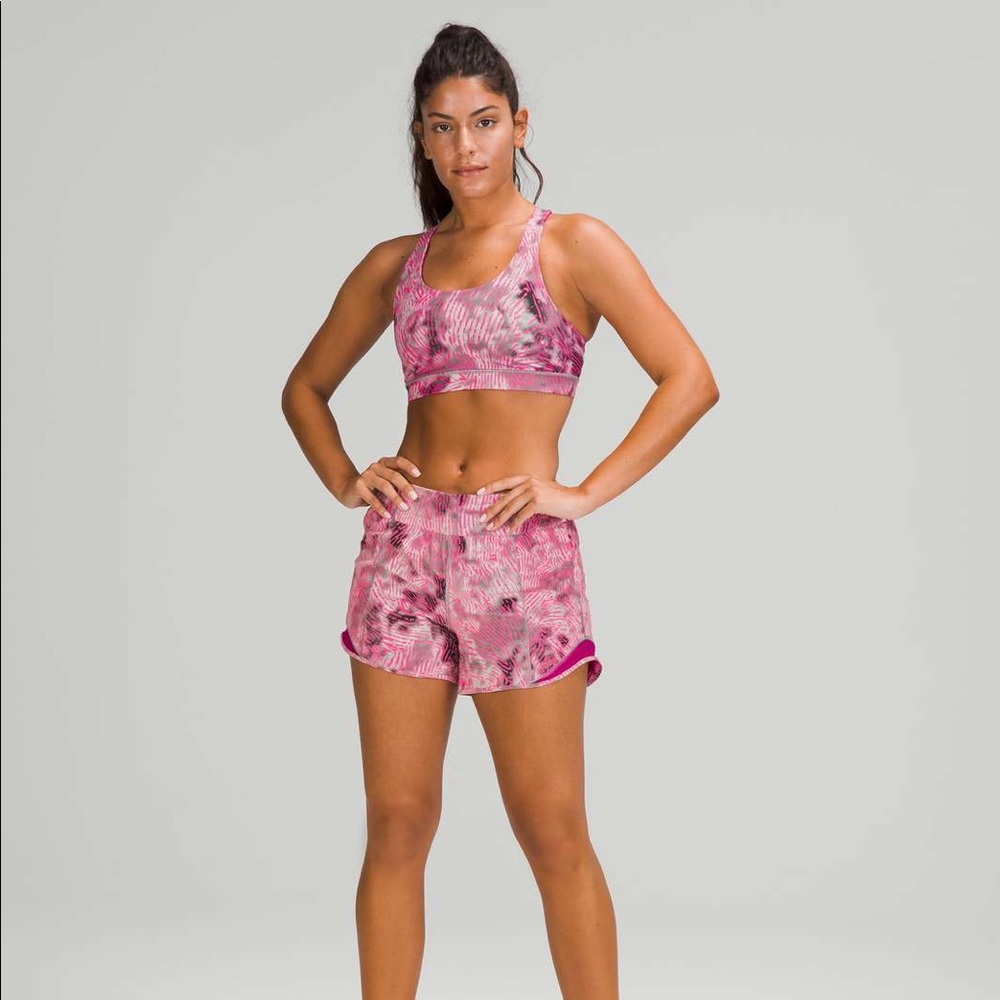 Lululemon SeaWheeze Hotty Hot High-Rise Short 4" - Picture 6 of 7